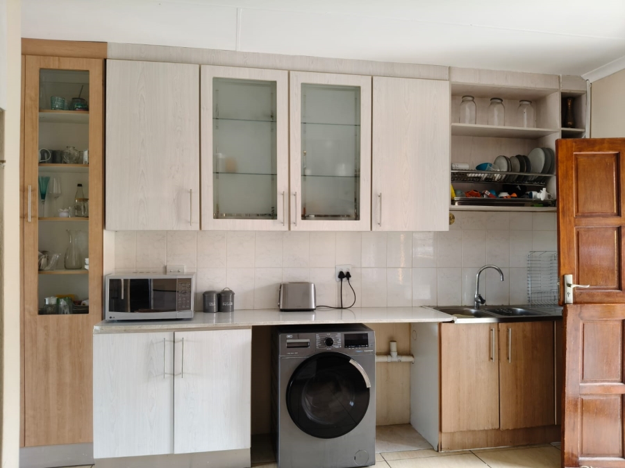 8 Bedroom Property for Sale in Monakato North West